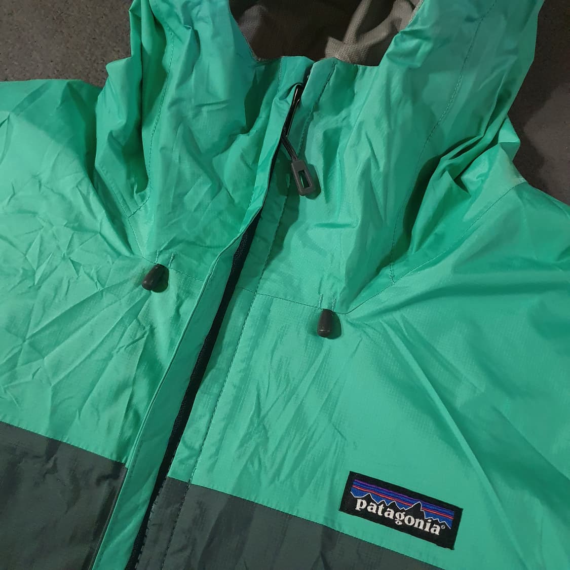 여성 파타고니아 우먼 토렌쉘 자켓 바람막이 M 상품이미지3