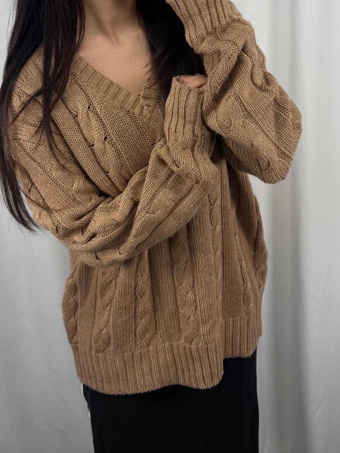 폴로 실크 꽈배기 브이넥 니트 상품이미지3