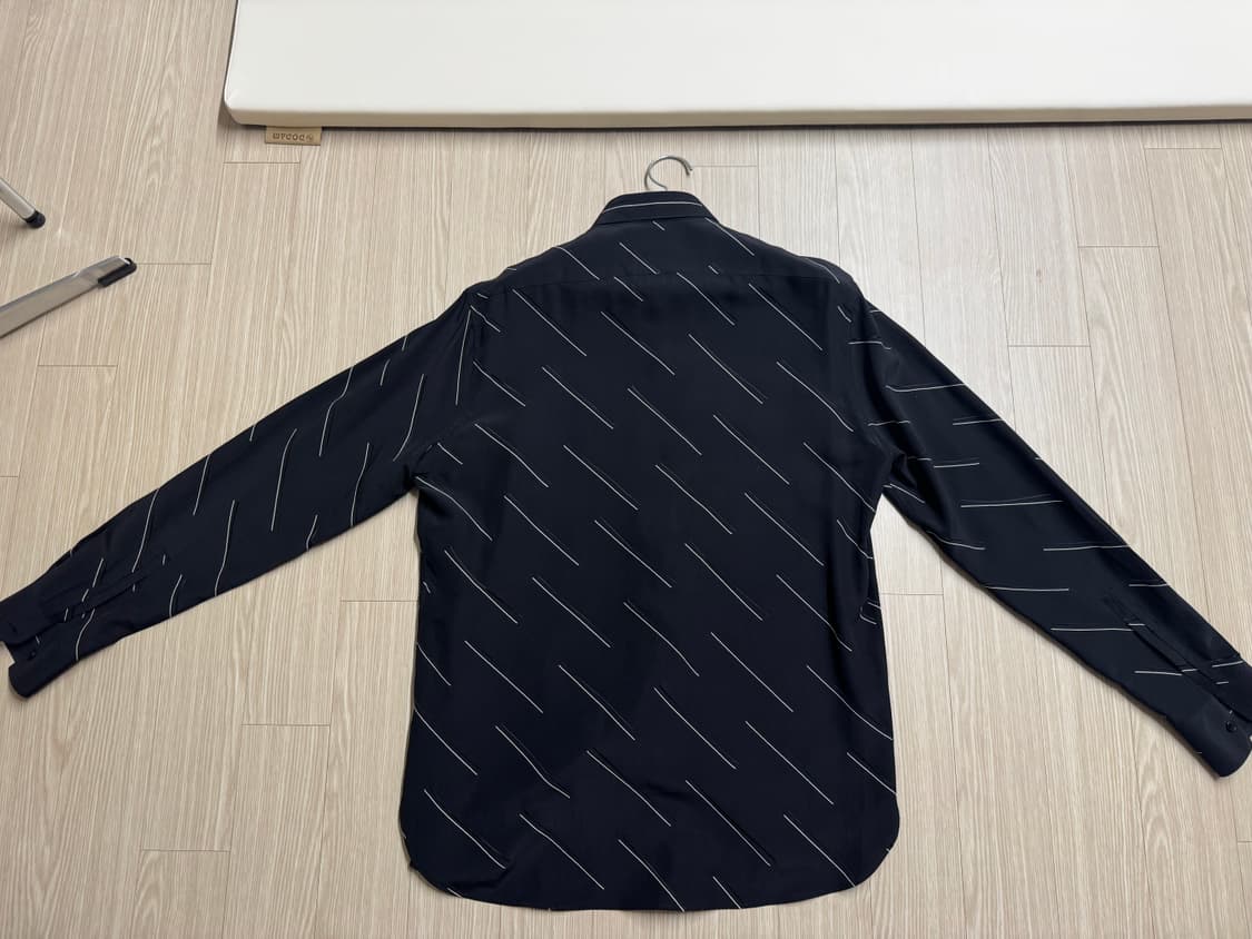 생로랑 더블대쉬 실크셔츠 39 상품이미지3