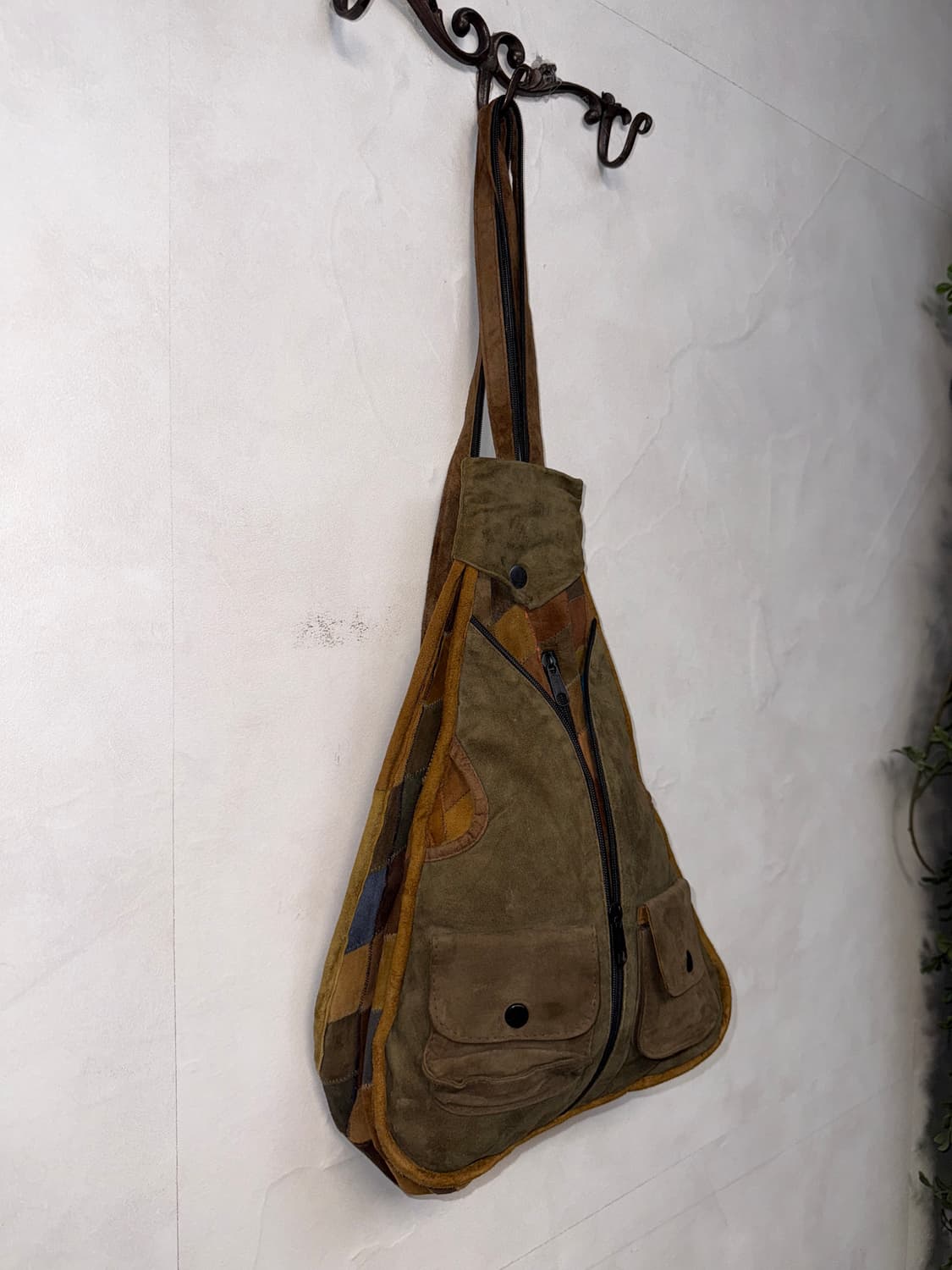 Khaki brown suede patchwork two ways 바디백 상품이미지2