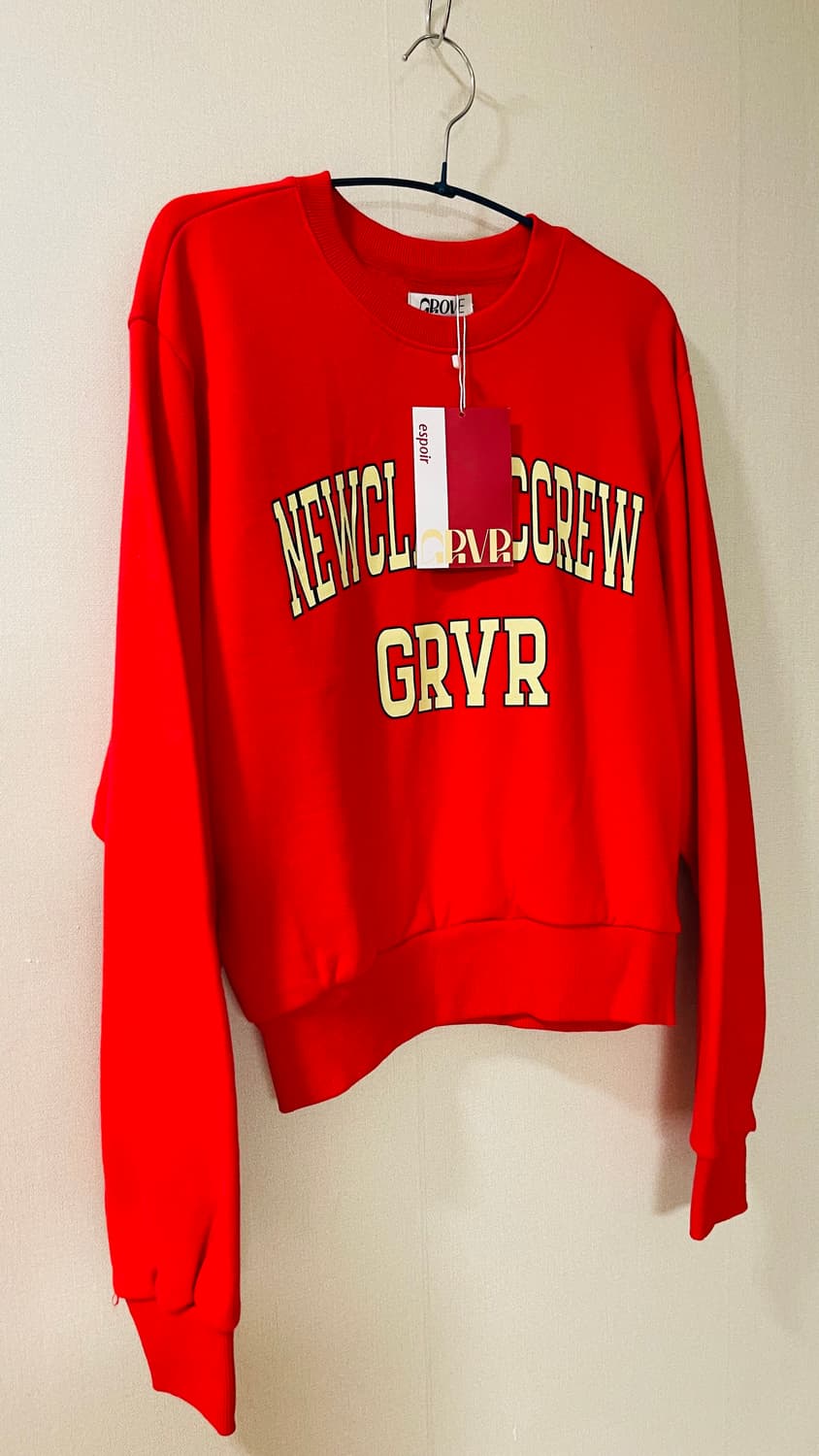 택달린새상품)그로브x에스쁘아 콜라보 NEWCLASSICCREW 맨투맨.  상품이미지3