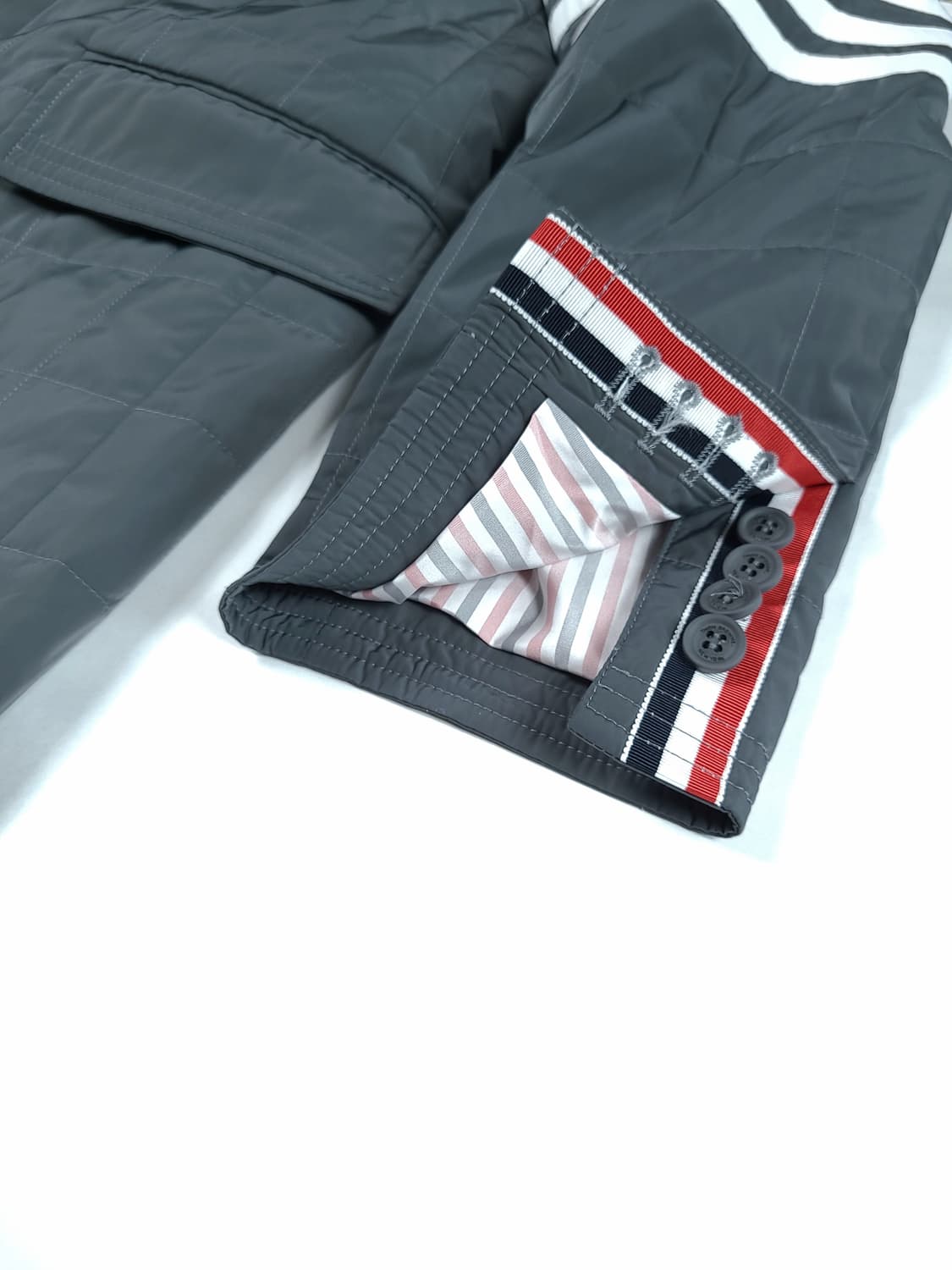 (새제품)톰브라운 23ss 4바 구스다운 패딩코트 상품이미지6