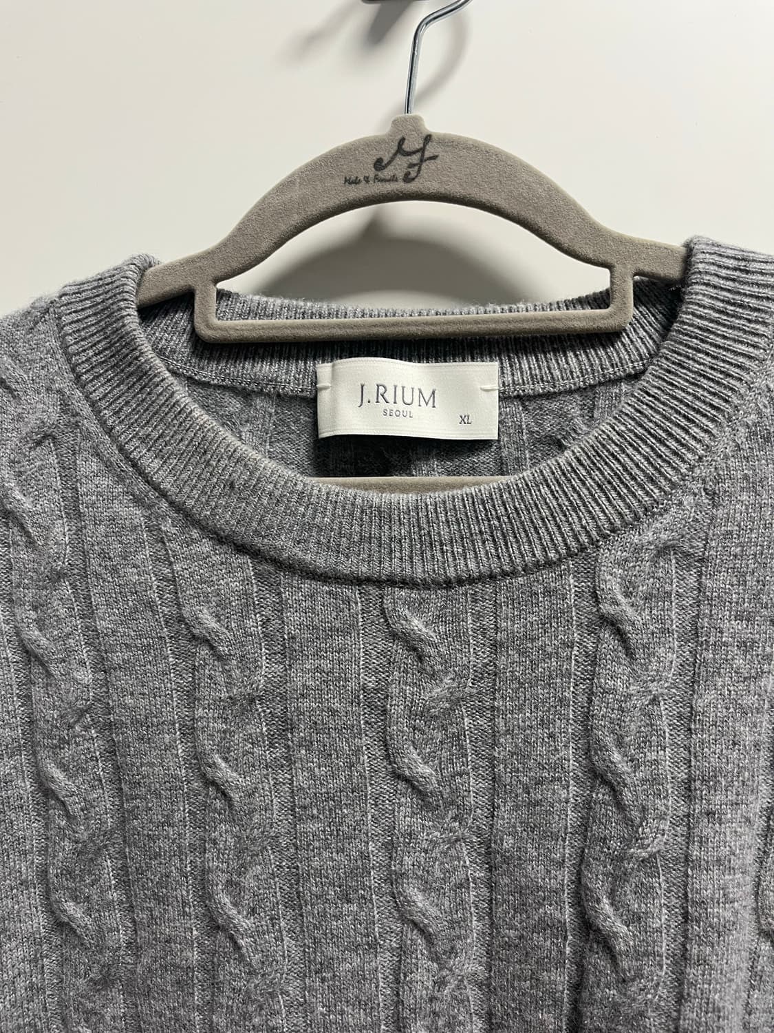 제이리움 그레이 케이블 니트 상품이미지3