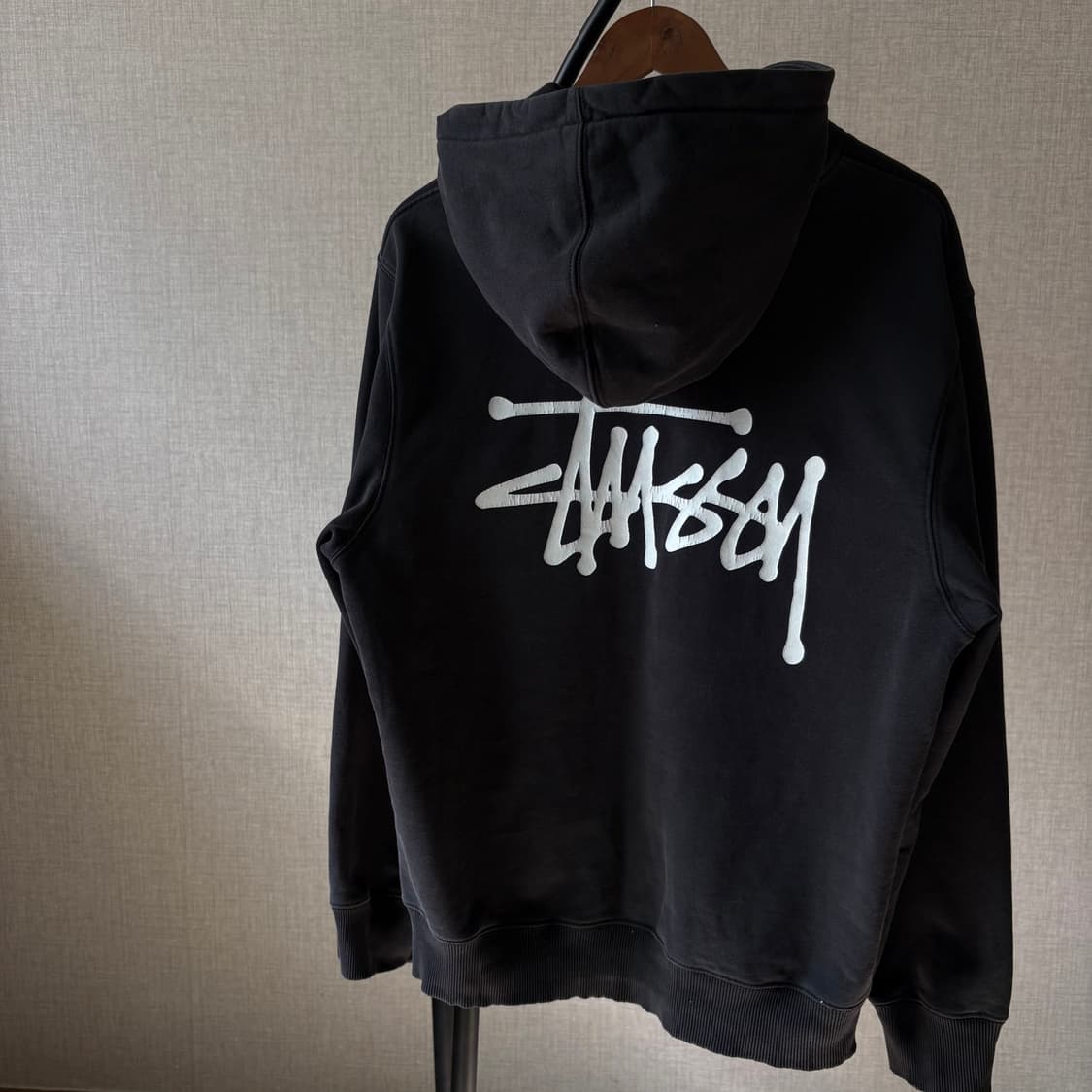 STUSSY 스투시 스탁로고 블랙 후드티 상품이미지4