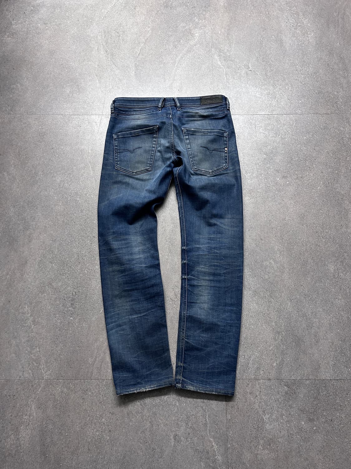 디젤 워싱 슬림 테이퍼드 데님 팬츠 상품이미지5