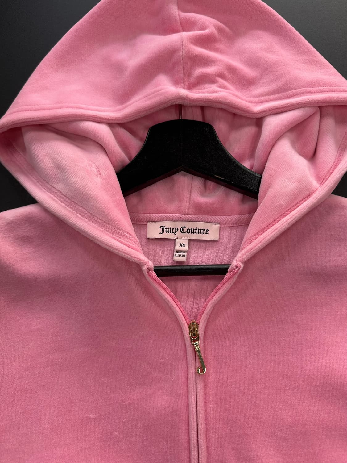 쥬시꾸뛰르 크라운 윙 큐빅 벨루어 후드집업 핑크 상품이미지8