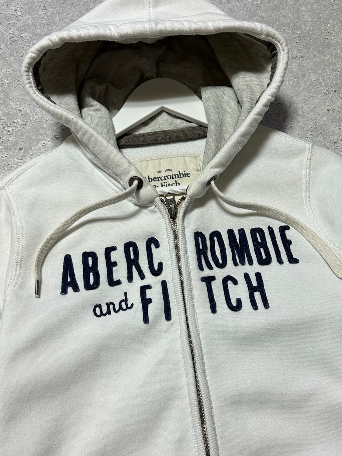 아베크롬비 빅로고 화이트 후드집업 상품이미지3