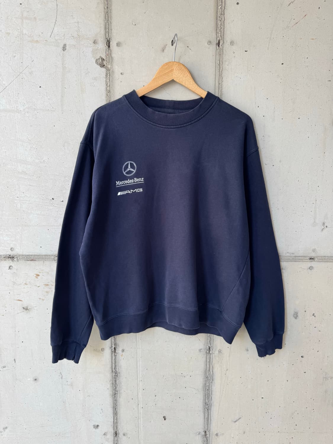 휴고버스 메르세데스 맨투맨 상품이미지1