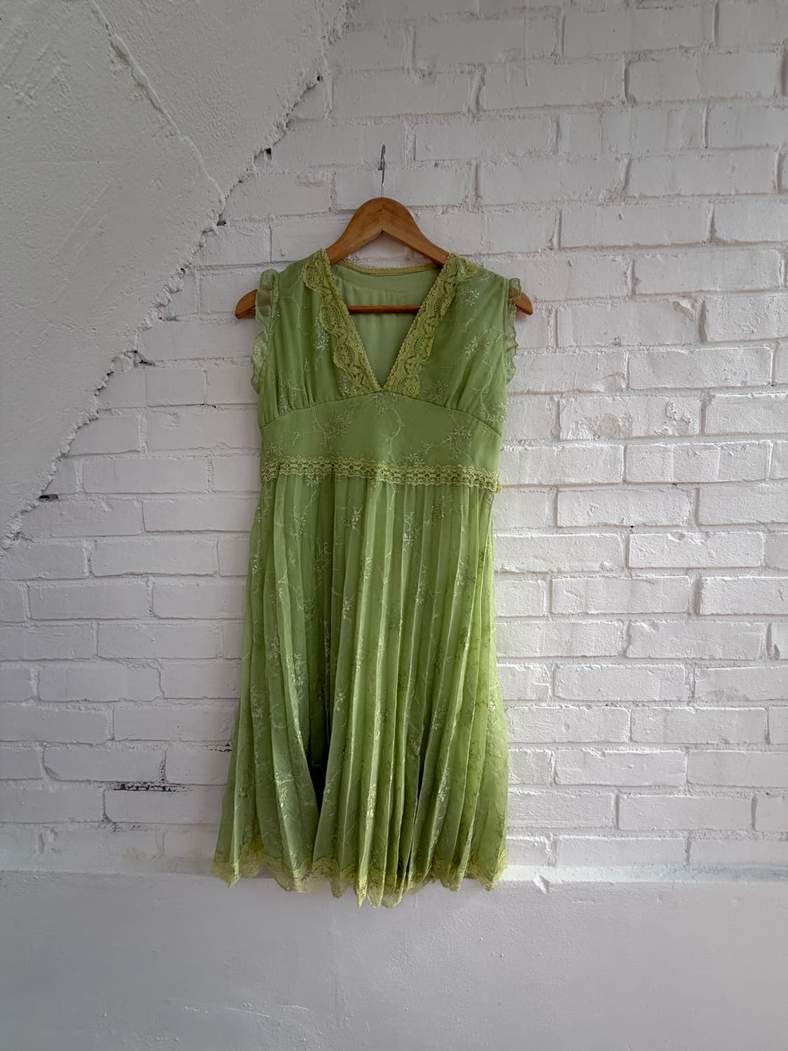 #11 Sage Green Lace Pleated Dress 상품이미지1