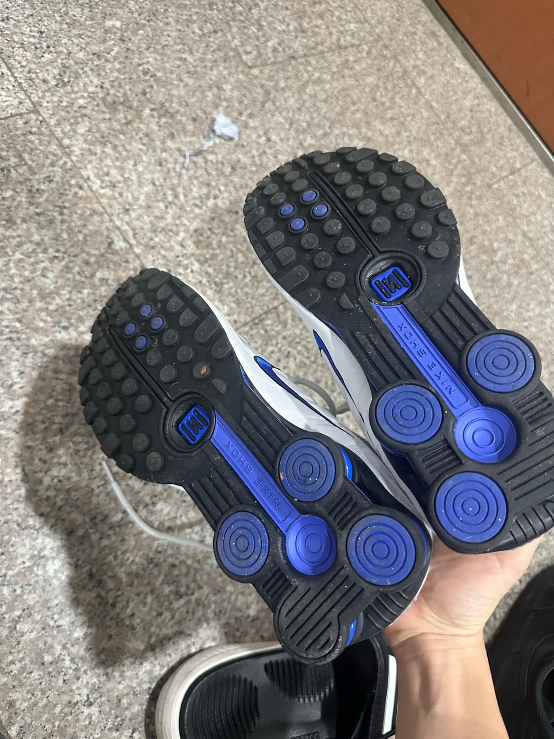 나이키 샥스 R4 상품이미지4