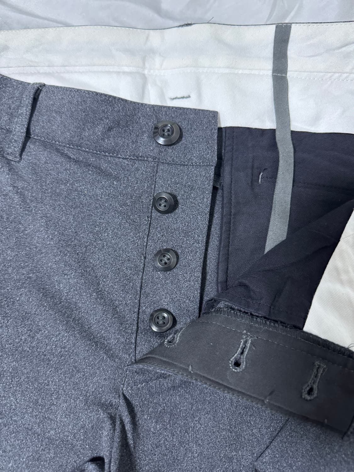 카즈유키 쿠마가이 어태치먼트 슬림핏 샘플 팬츠 상품이미지6