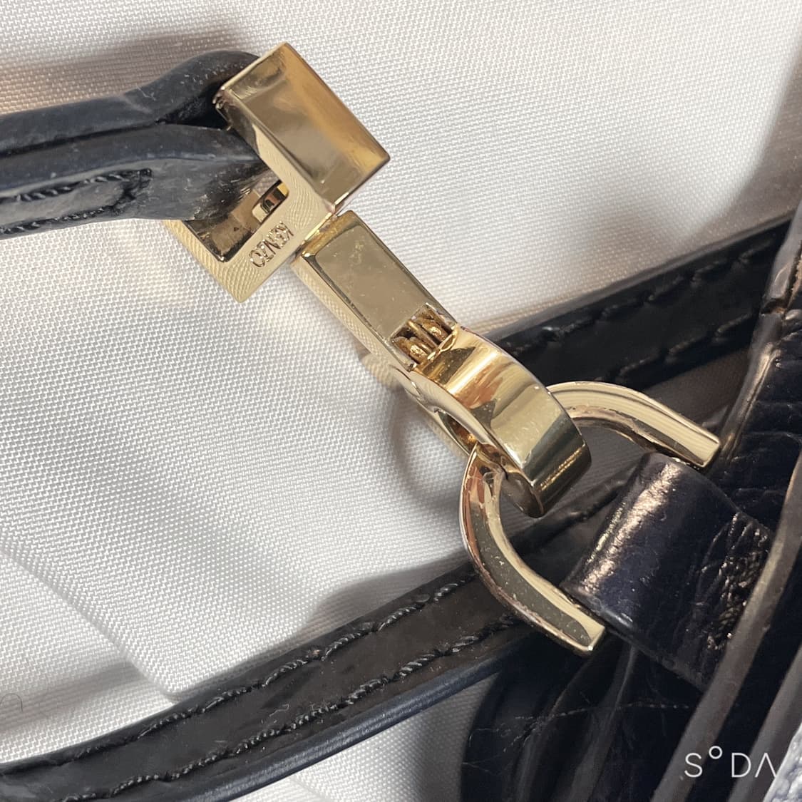 겐조 가죽 크로스백 상품이미지8