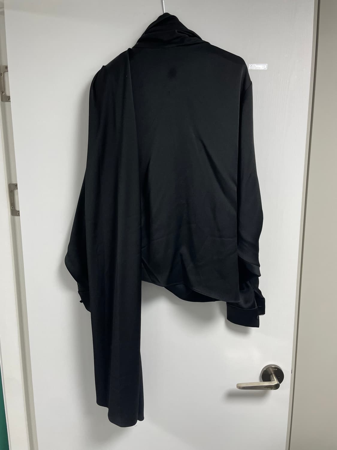 생로랑 23aw 새틴 탑 상품이미지5