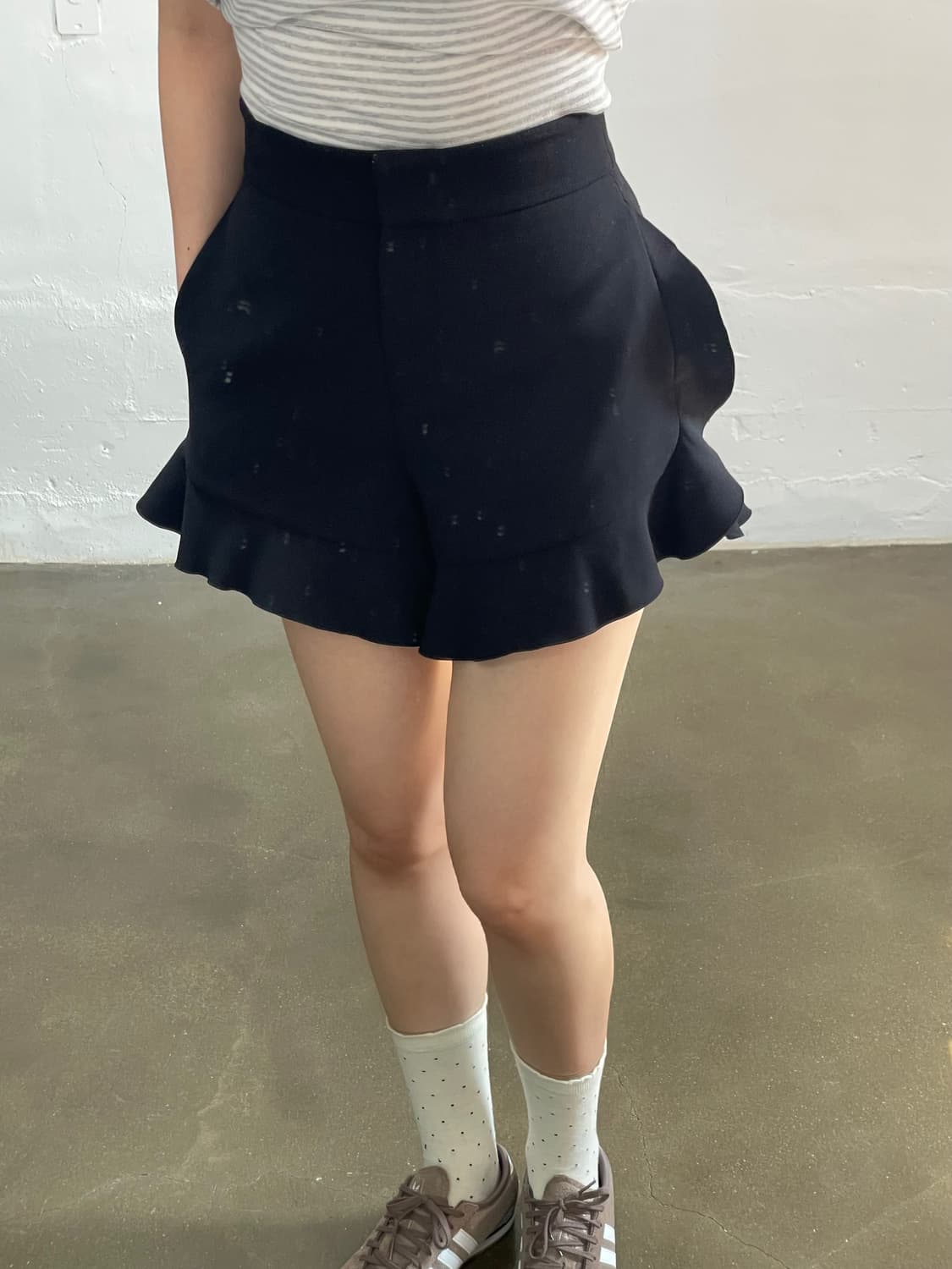 럭키슈에뜨 블랙 프릴 숏팬츠 36 상품이미지2