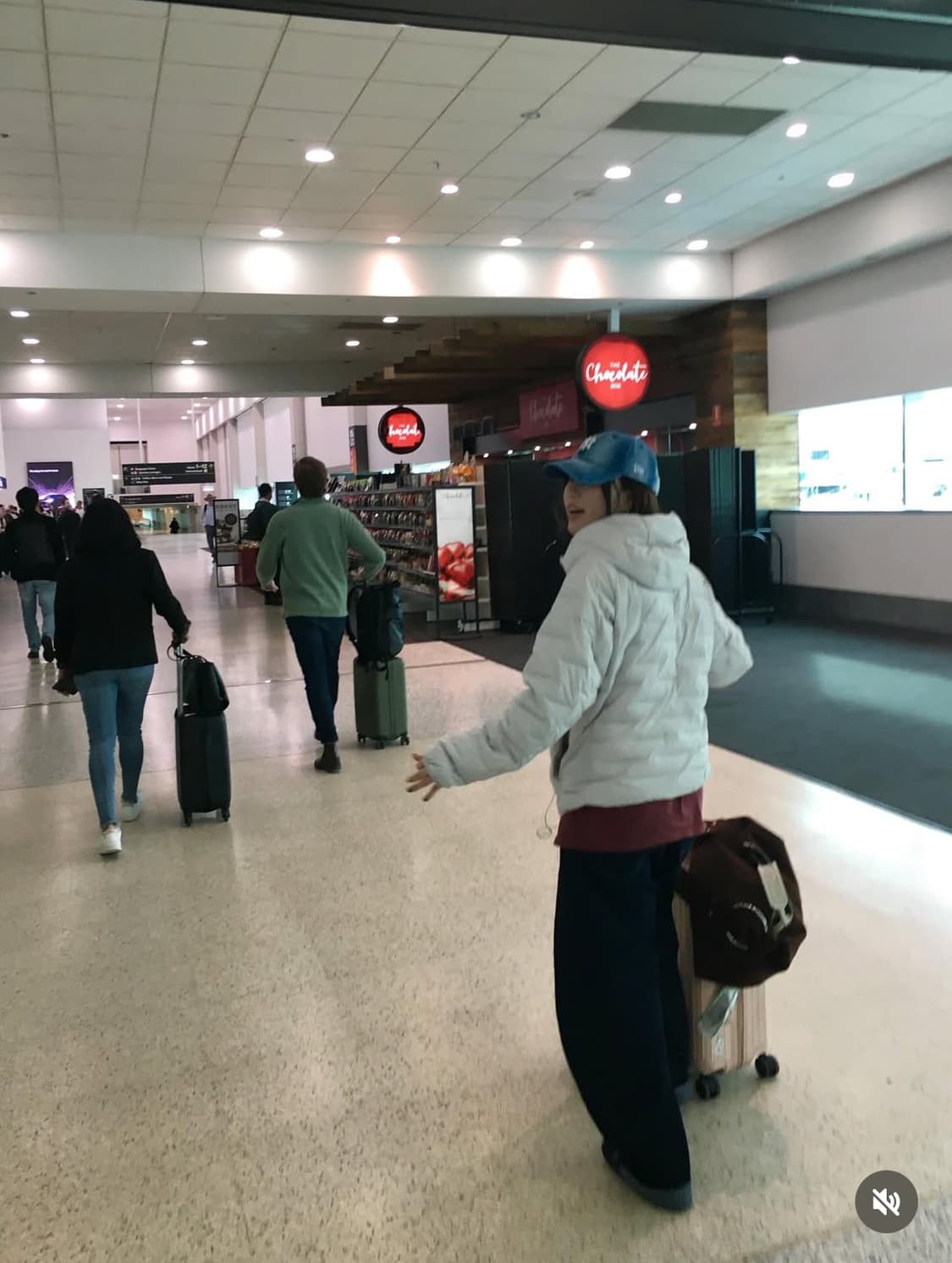 유니클로 파카 패딩 점퍼 경량패딩 남녀공용 토모토모 유인 상품이미지4