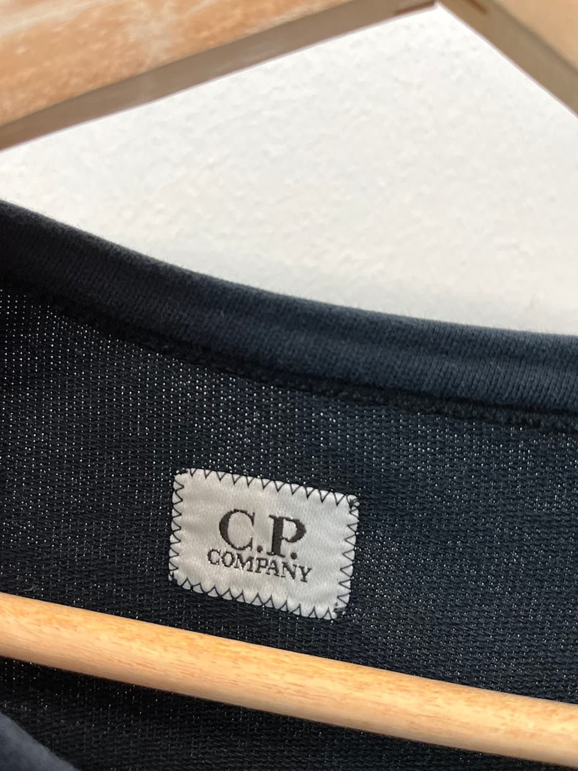 110) CP컴퍼니 렌즈 맨투맨  상품이미지3