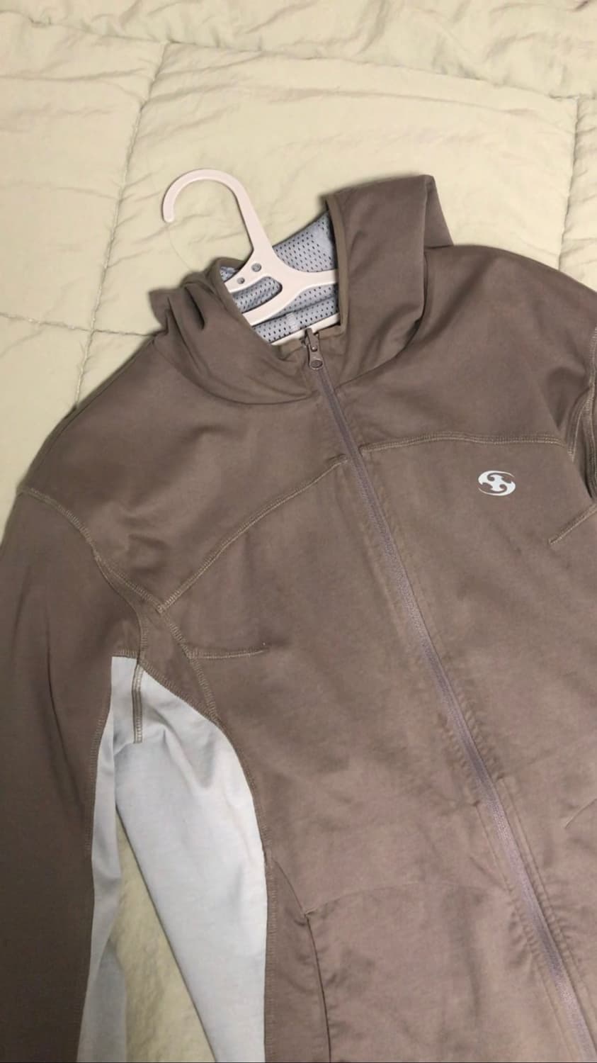 산산기어 푸마 리버시블 후드 집업 브라운 2 상품이미지2