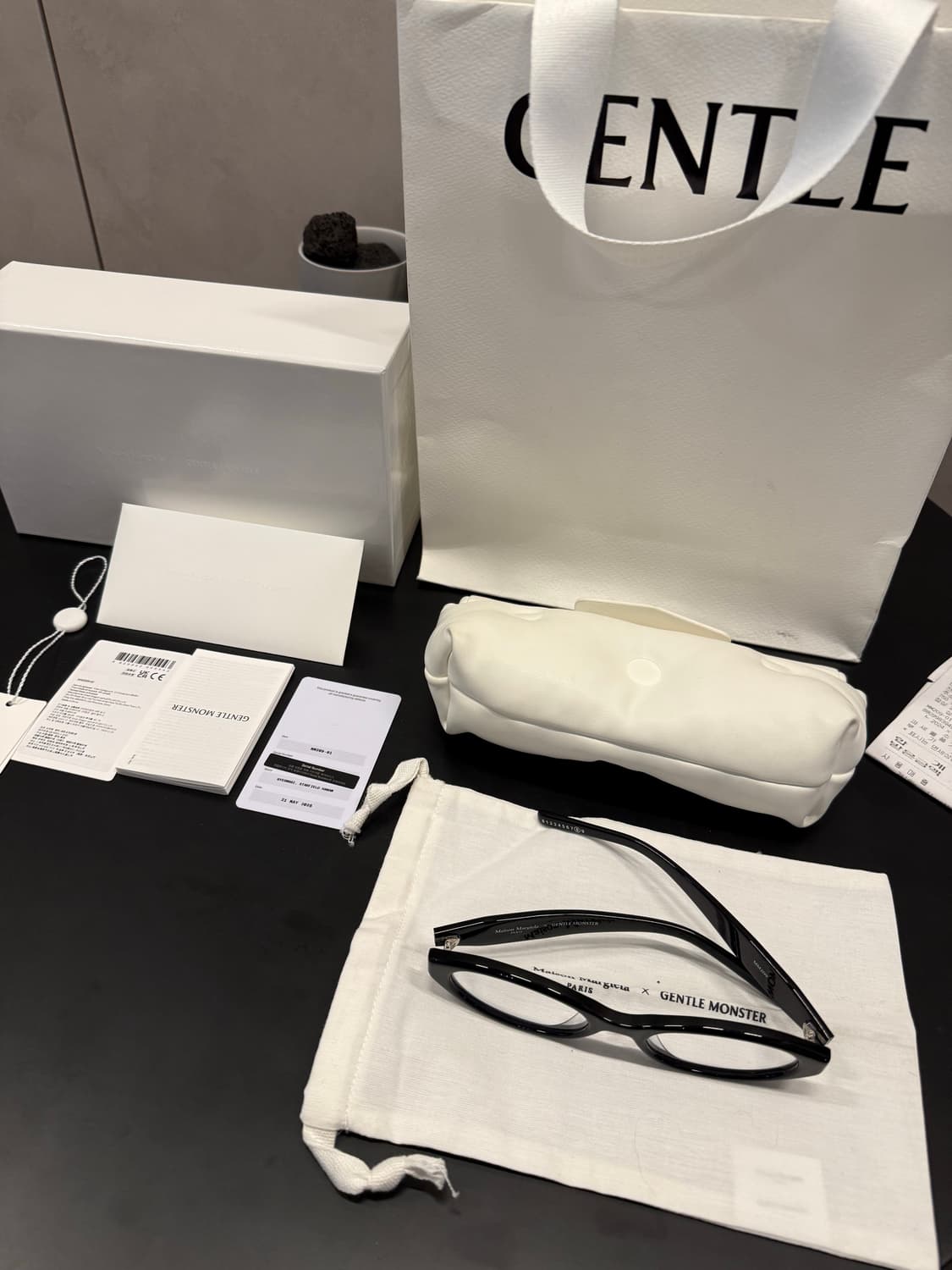 메종 마르지엘라 x 젠틀몬스터 뿔테 안경 MM209 상품이미지1