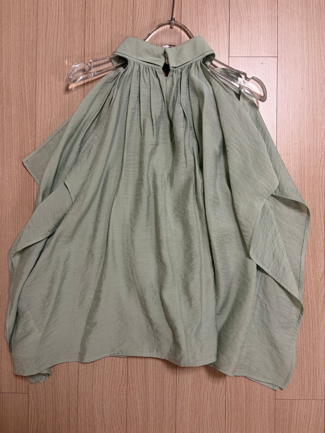 코스 홀터넥 민소매 상품이미지3