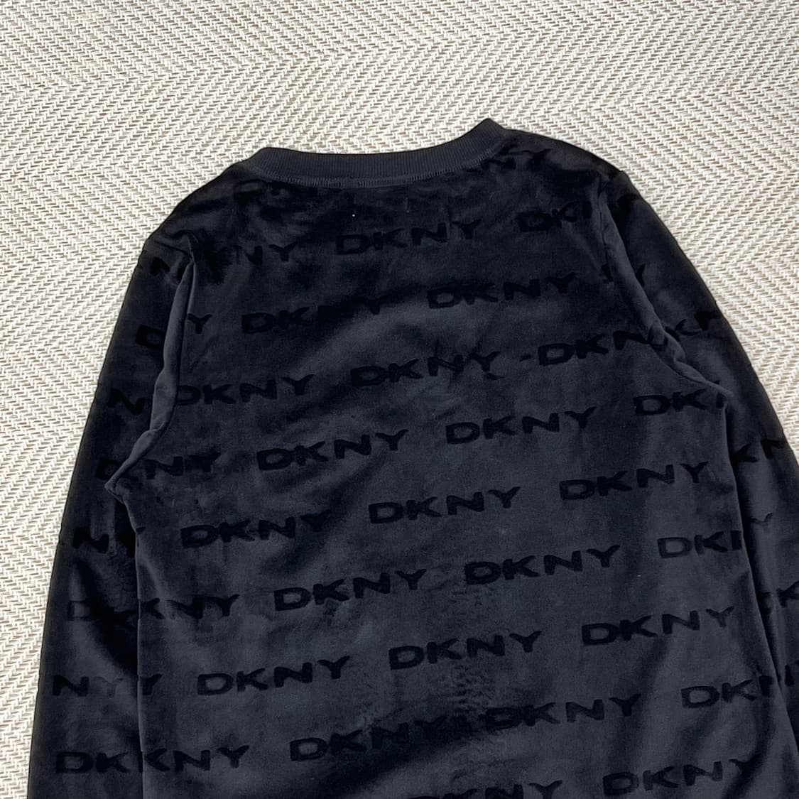 DKNY 로고 자카드 플리스 스웻셔츠 r2347 상품이미지4