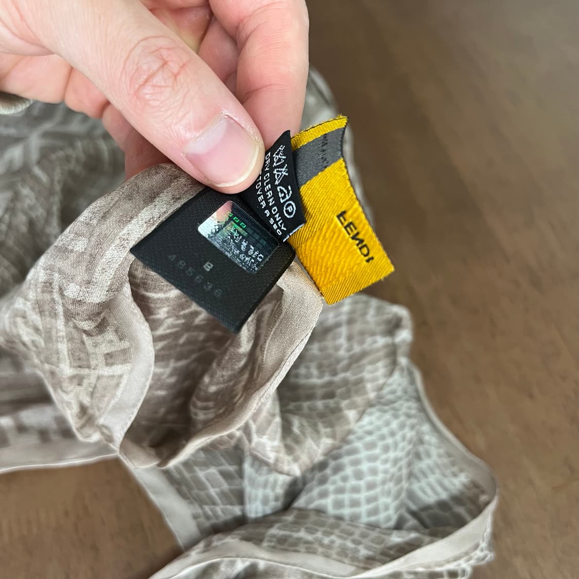 펜디 실크 스카프 OS 상품이미지6