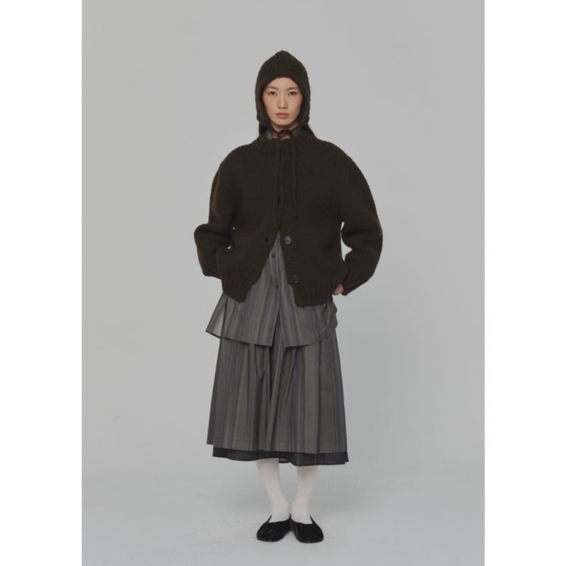 아모멘토 24FW 핸드 니티드 가디건 다크브라운 상품이미지5
