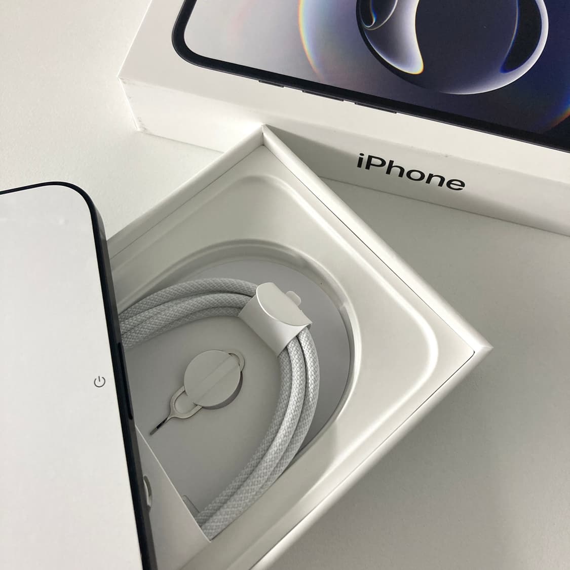 아이폰16e 블랙  상품이미지4