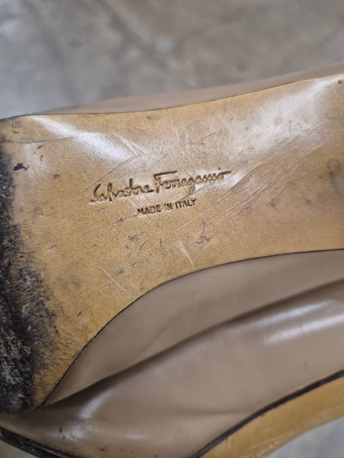 페라가모 베이지 펌프스 230 상품이미지4