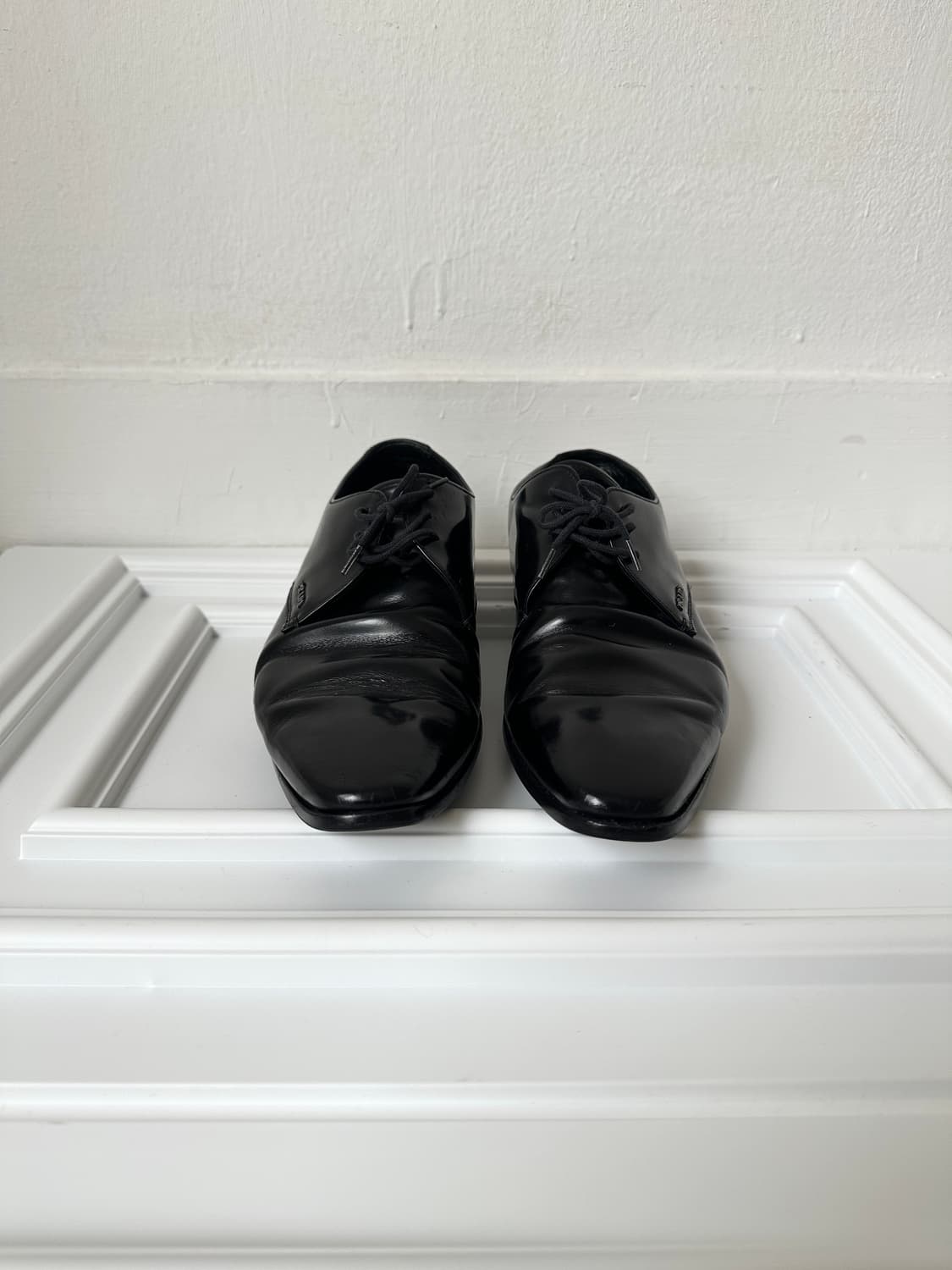 프라다 브러쉬드 레더 블랙 더비슈즈 상품이미지2