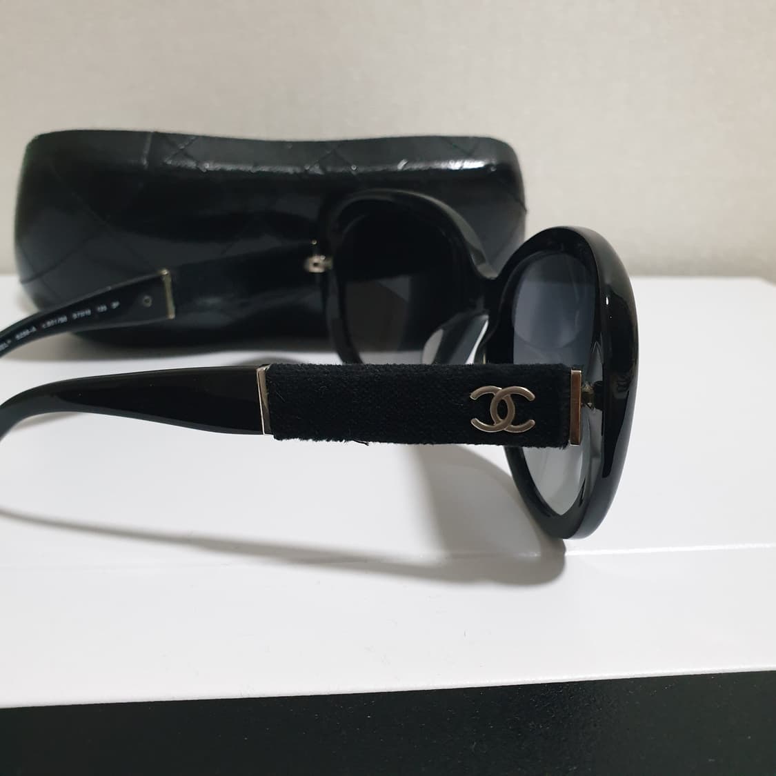 샤넬 빈티지 블랙 스웨이드 선글라스 상품이미지2