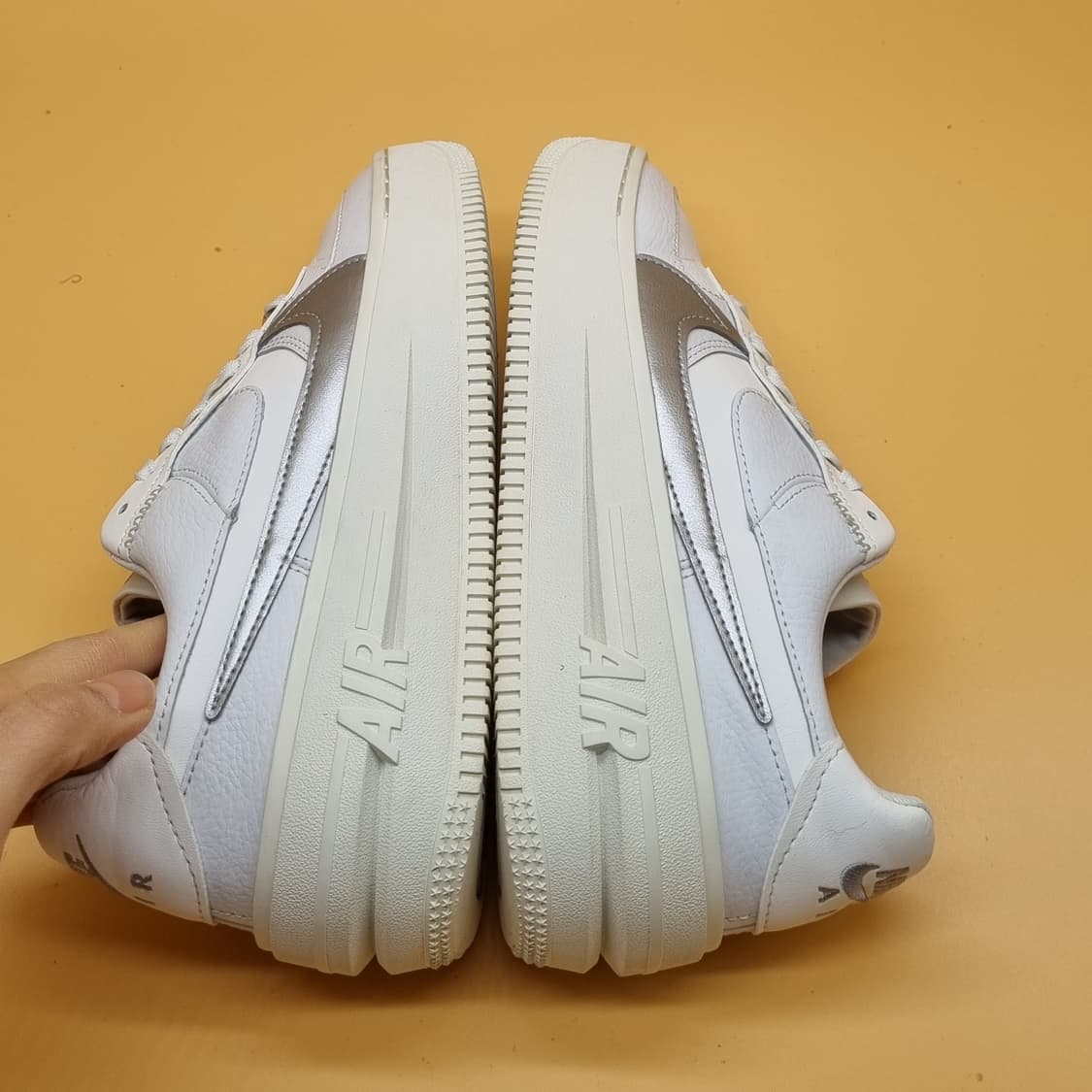 나이키 에어포스1 플랫폼 운동화245 상품이미지5