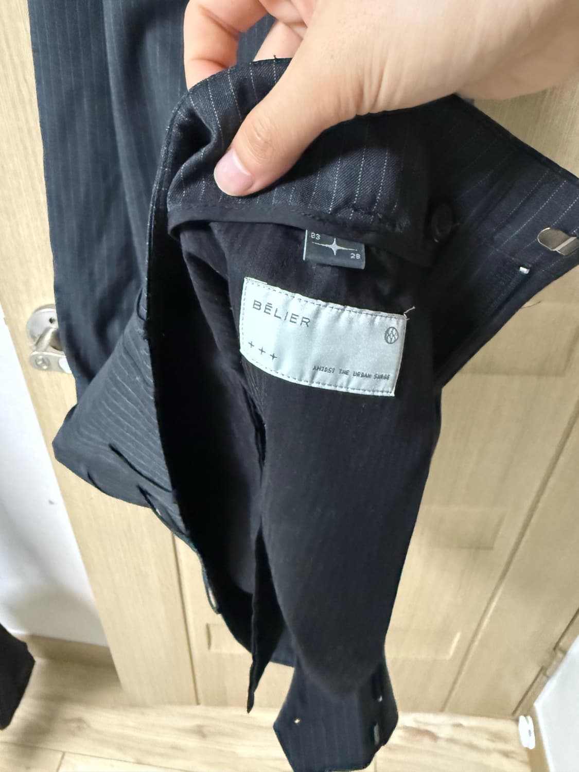 벨리에 슬레이트 블랙 스트라이프 슬랙스 상품이미지4