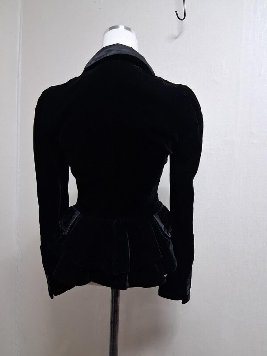 오브제 검정 벨벳숏쟈켓 여성XS 슬림형 레이욘벨벳 굿컨디션 상품이미지2