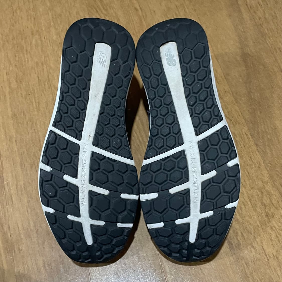 뉴발란스 프레쉬폼 워킹1880V1 240 상품이미지8