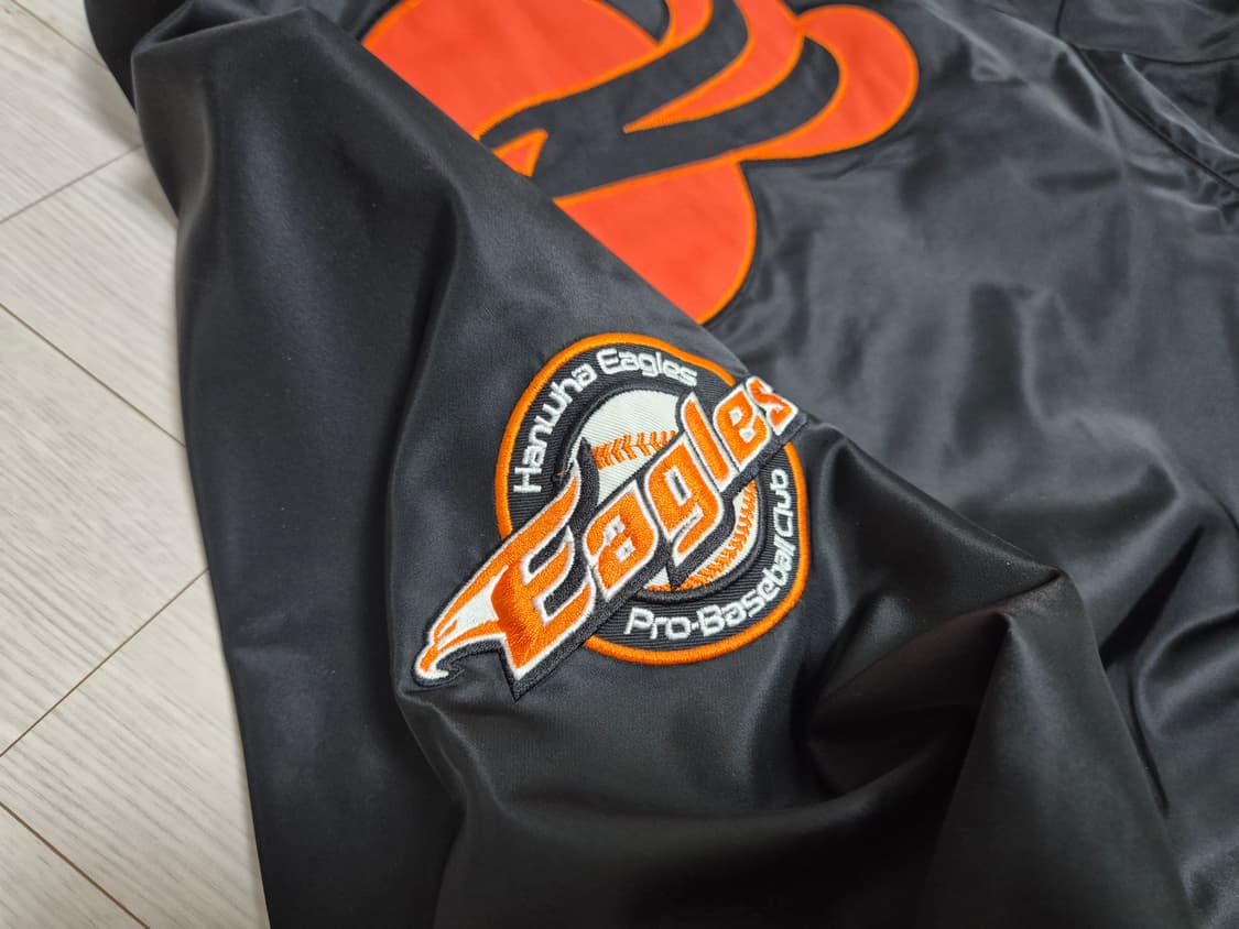 한화이글스x예스아이씨 콜라보 점퍼 상품이미지7