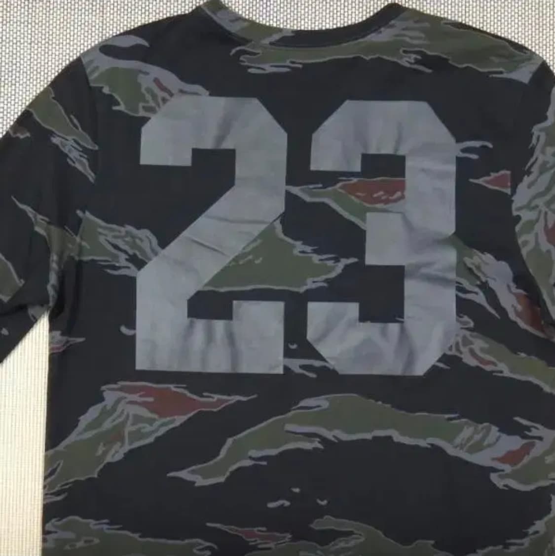 나이키 밀리터리 조던 카모 긴팔 티셔츠 사이즈 100 상품이미지5