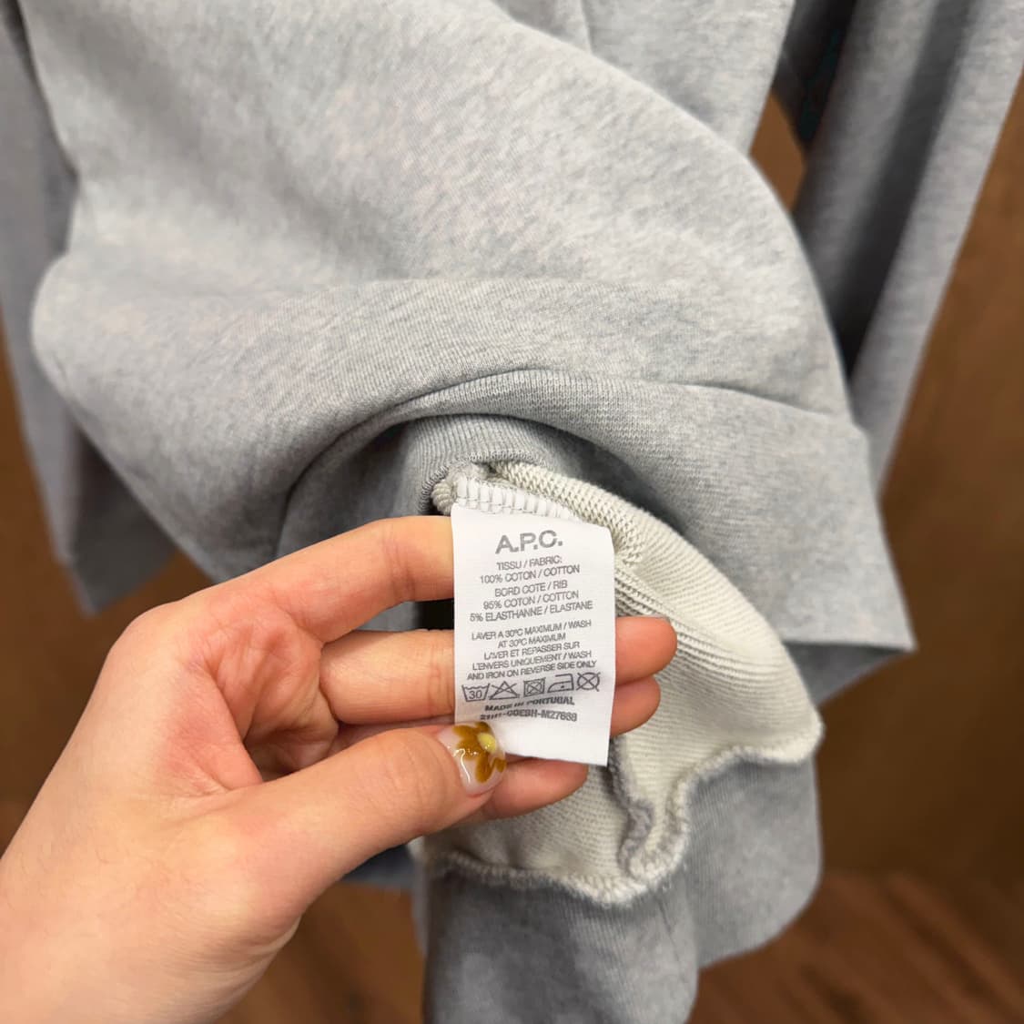 아페쎄 X GIMME5 콜라보 맨투맨 미니멀 로고 프린팅 디테일 그레이 상품이미지7