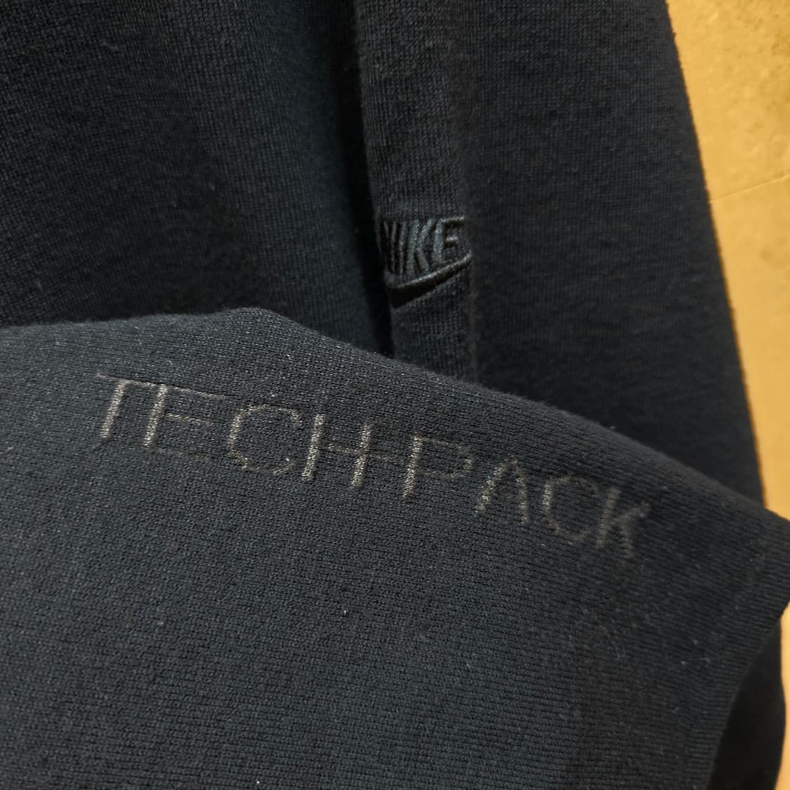 나이키 테크팩 니트 스웻셔츠 상품이미지3