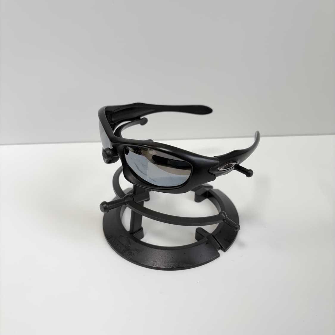 오클리 oakley 몬스터독 monster dog 매트블랙 러닝 선글라스 상품이미지2