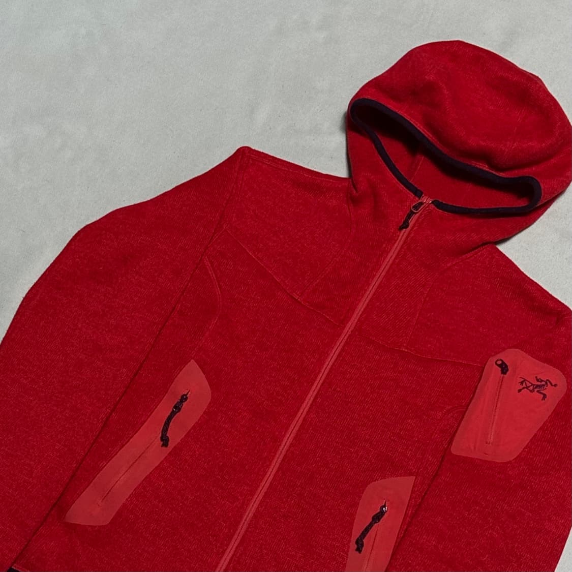 M 아크테릭스 우먼즈 레드 후드 플리스 상품이미지1