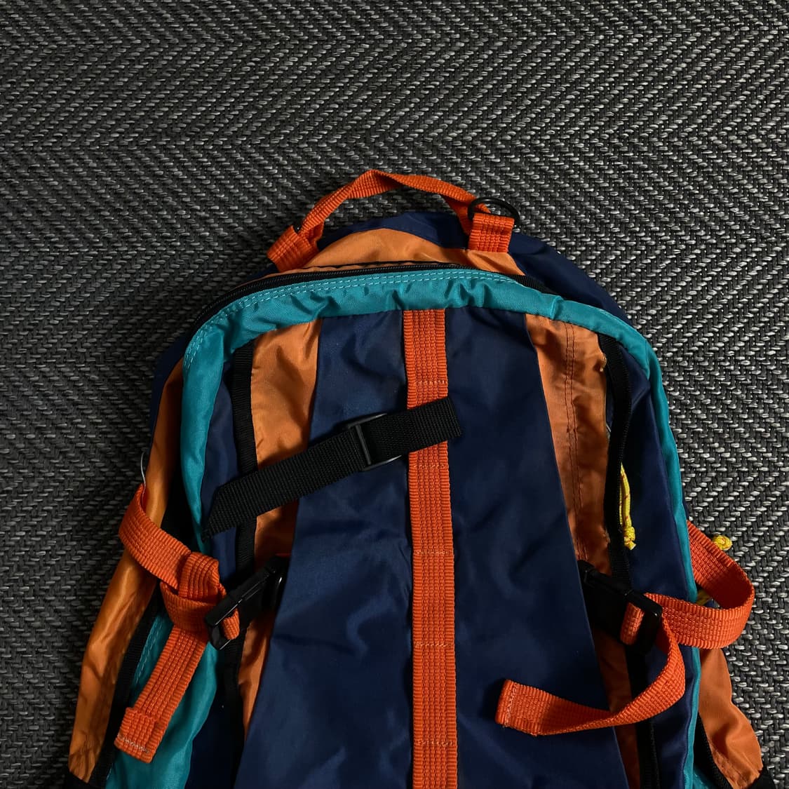 00s 아디다스 올드스쿨 버클 디테일 테크 백팩o 3631 상품이미지3