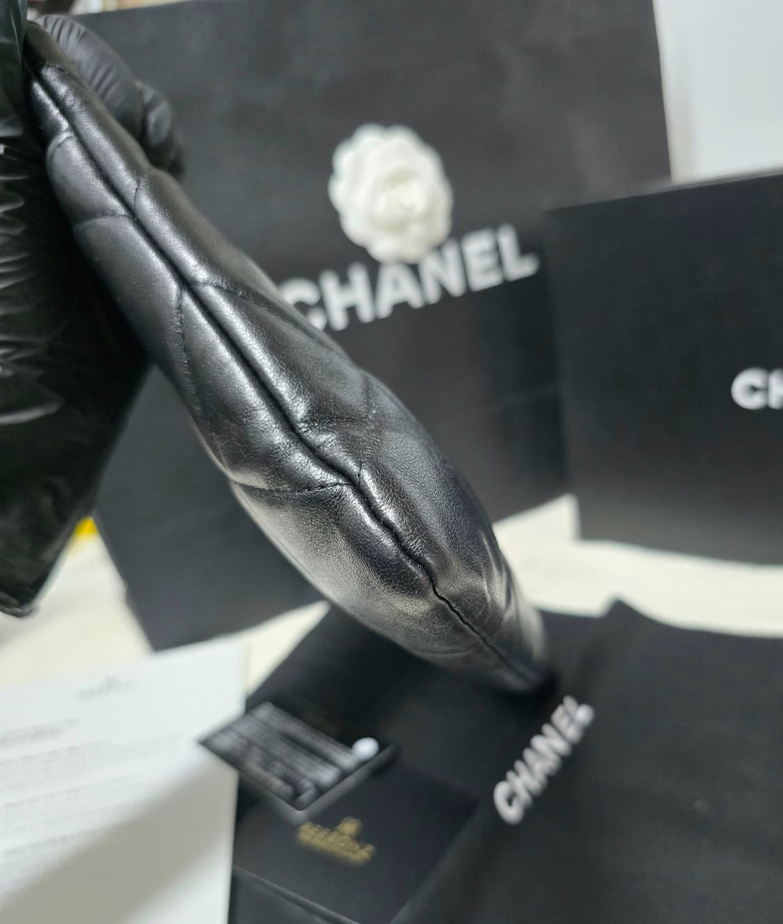 샤넬19뉴미듐클러치백 정품 상품이미지7