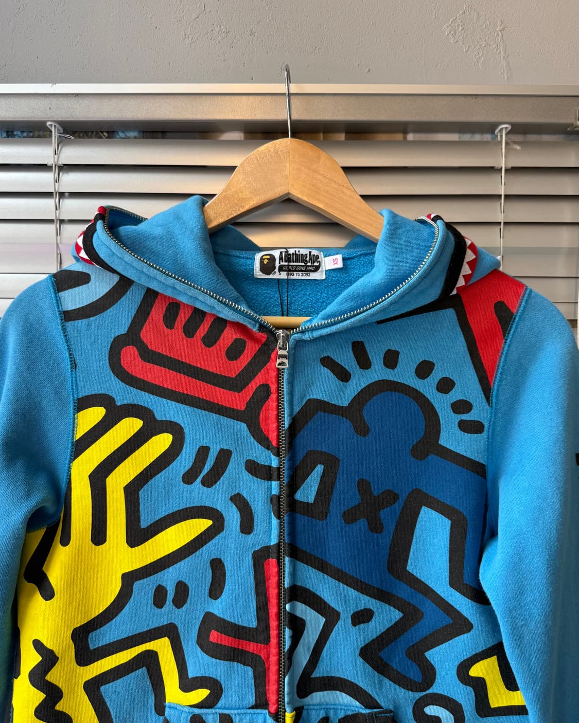 BAPE x Keith Haring shark zip-up hoodie 상품이미지3