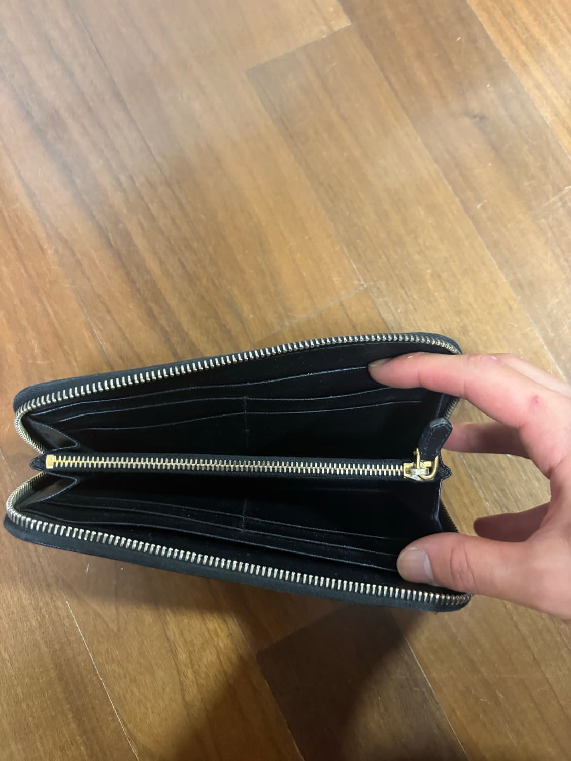 프라다 사피아노 메탈로고 장지갑 상품이미지3