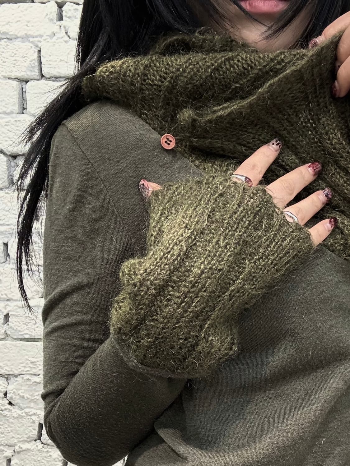 Grunge Knit Trim Off-Shoulder Top 상품이미지4