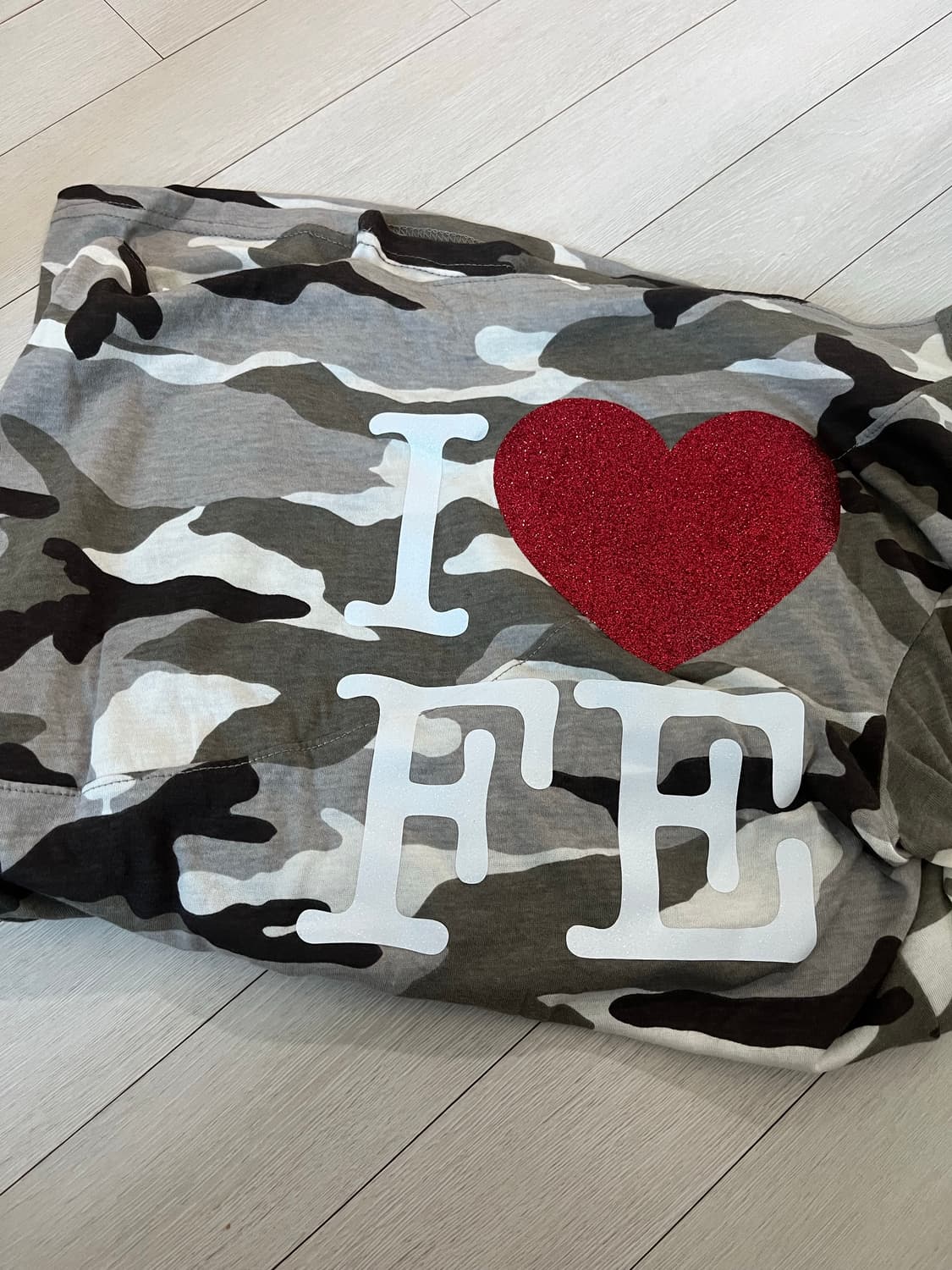 샵페어리 카모 하트 티 상품이미지2