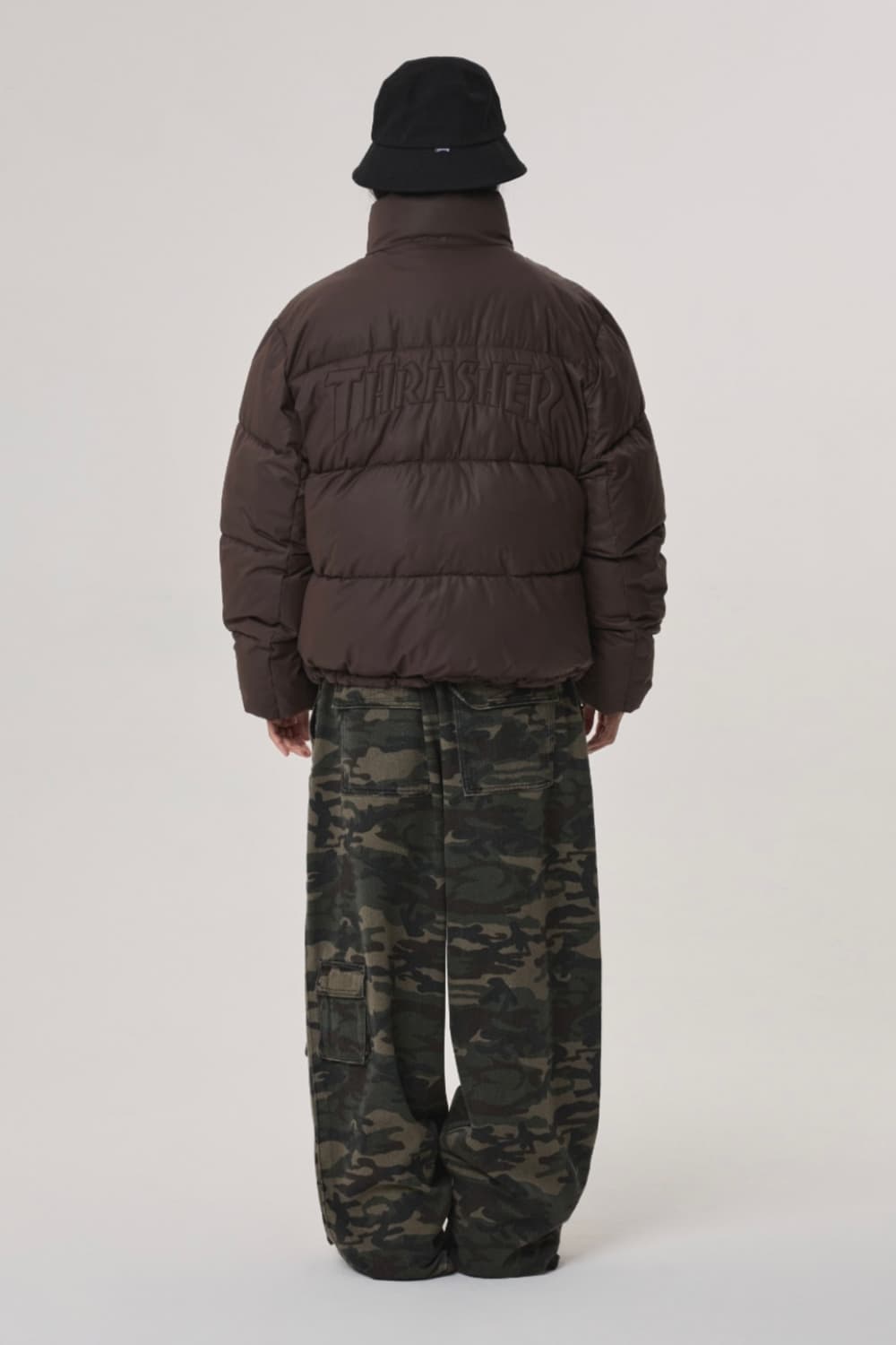 트레셔 엠보스 로고  숏 푸퍼 패딩 상품이미지3