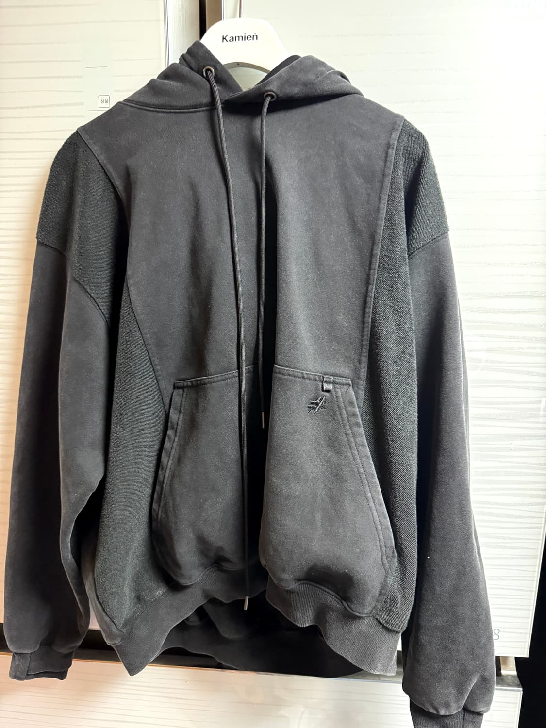 비긴202 아스트라 워시드 블랙 후드티2사이즈 거의 새상품 상품이미지3