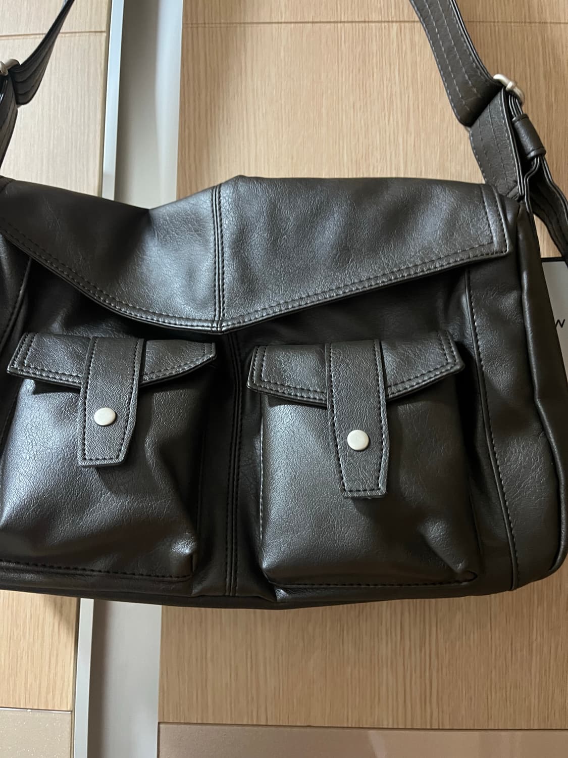 비슬로우 카메라백 다크브라운 새상품 팝니다 상품이미지4