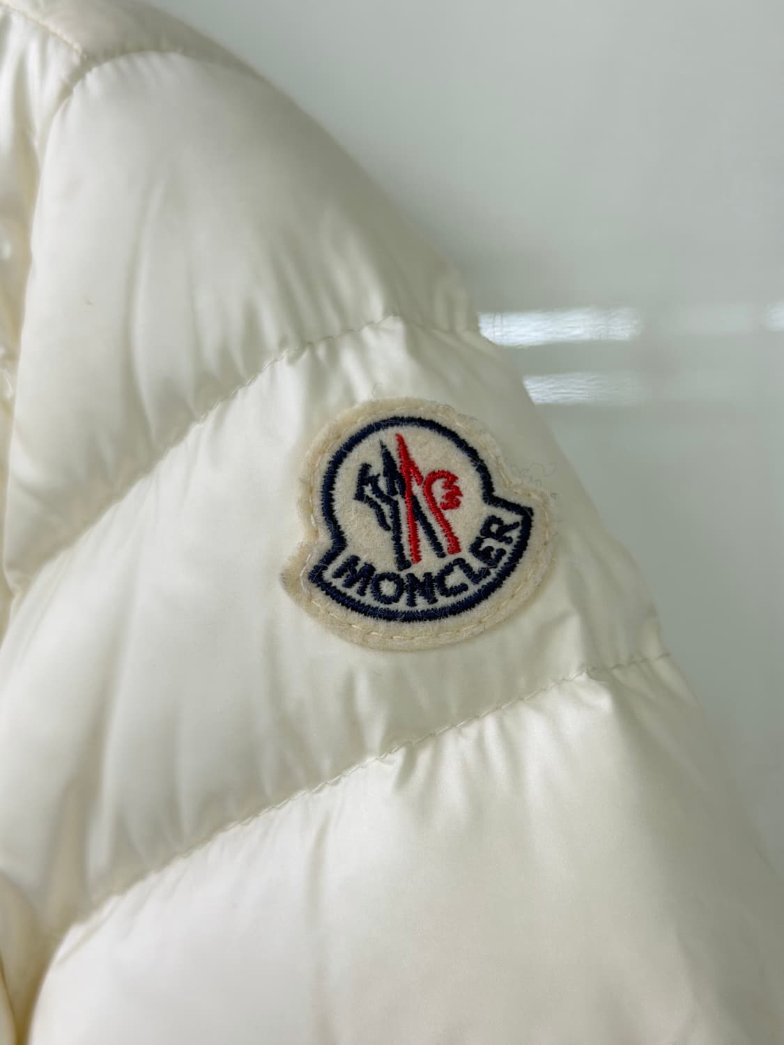 몽클레어 LANS 란스 여성 다운 경량 패딩 자켓 J10931A10100 상품이미지5